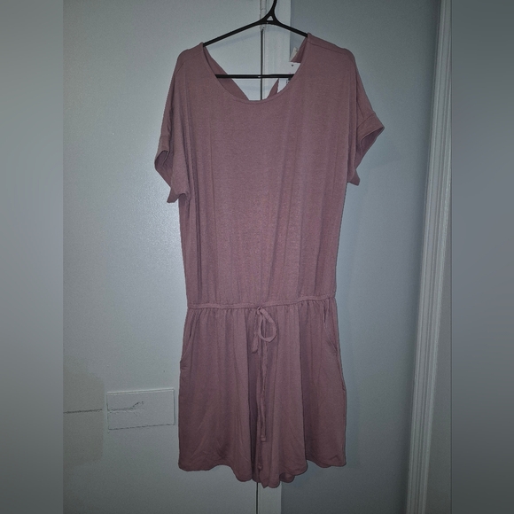 Zenana Outfitters Pants - NWT - Zenana Outfitters Rose Short Sleeve Romper Size XL